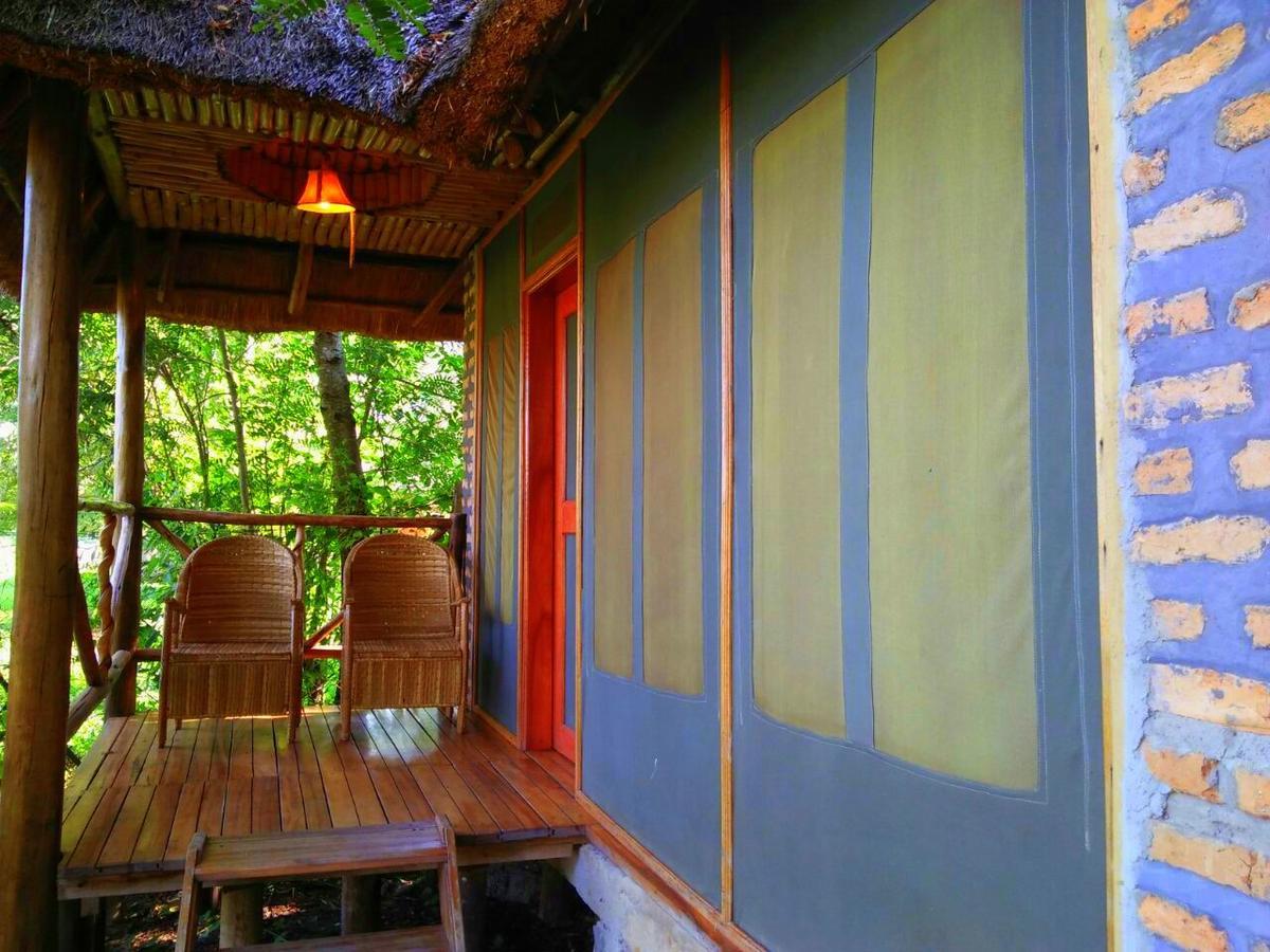 Irungu Forest Safari Lodge Katunguru Exteriör bild