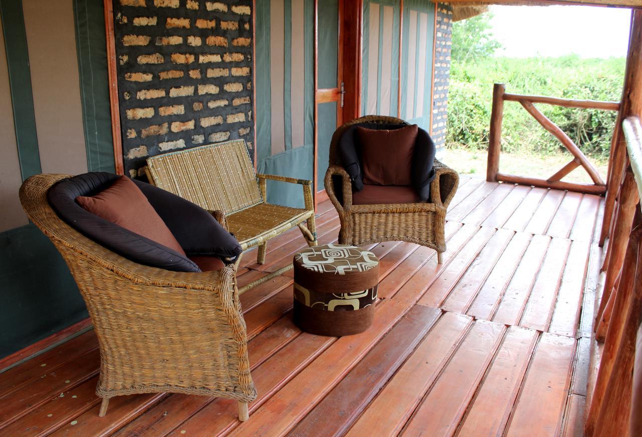 Irungu Forest Safari Lodge Katunguru Exteriör bild
