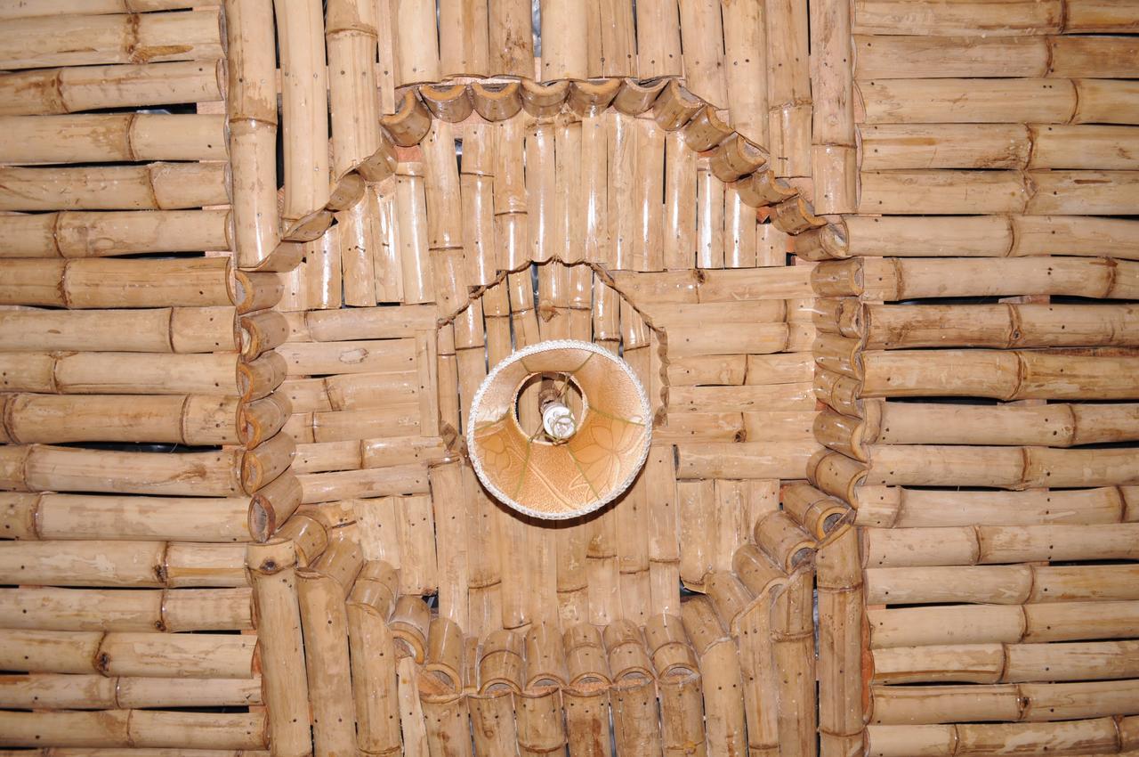 Irungu Forest Safari Lodge Katunguru Exteriör bild